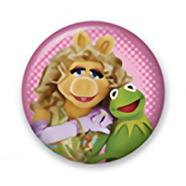 ミス・ピギー＆カーミット】 THE MUPPETS カーミット缶バッジ : トレカ