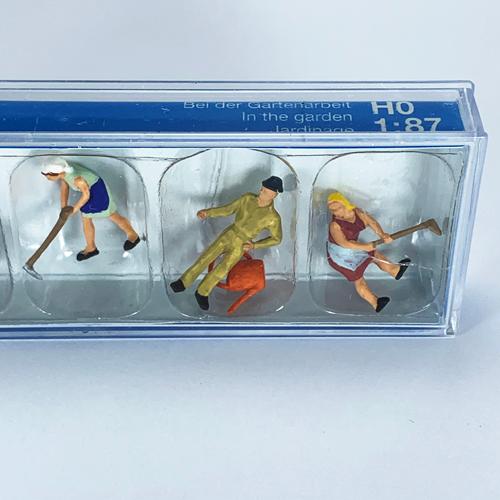 Preiser 1/87 庭仕事をするファミリー6体(14081) ミニチュア ジオラマ インスタ映え フィギュア |  | 02