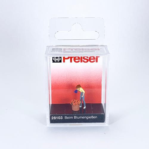 花に水をあげる女性(28103) インスタ映え フィギュア |  | 01