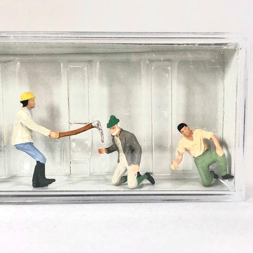 Preiser 1/87 ミニチュア ジオラマ フィギュア Ｐｒｅｉｓｅｒ 1／87 10042 木こり6体 |  | 04
