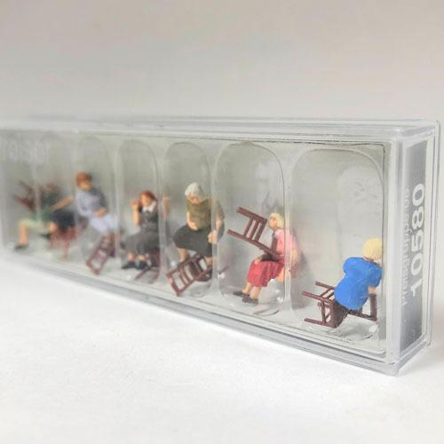 Preiser 1/87 座っている女性(イス付き)(10580) ミニチュア ジオラマ フィギュア |  | 01