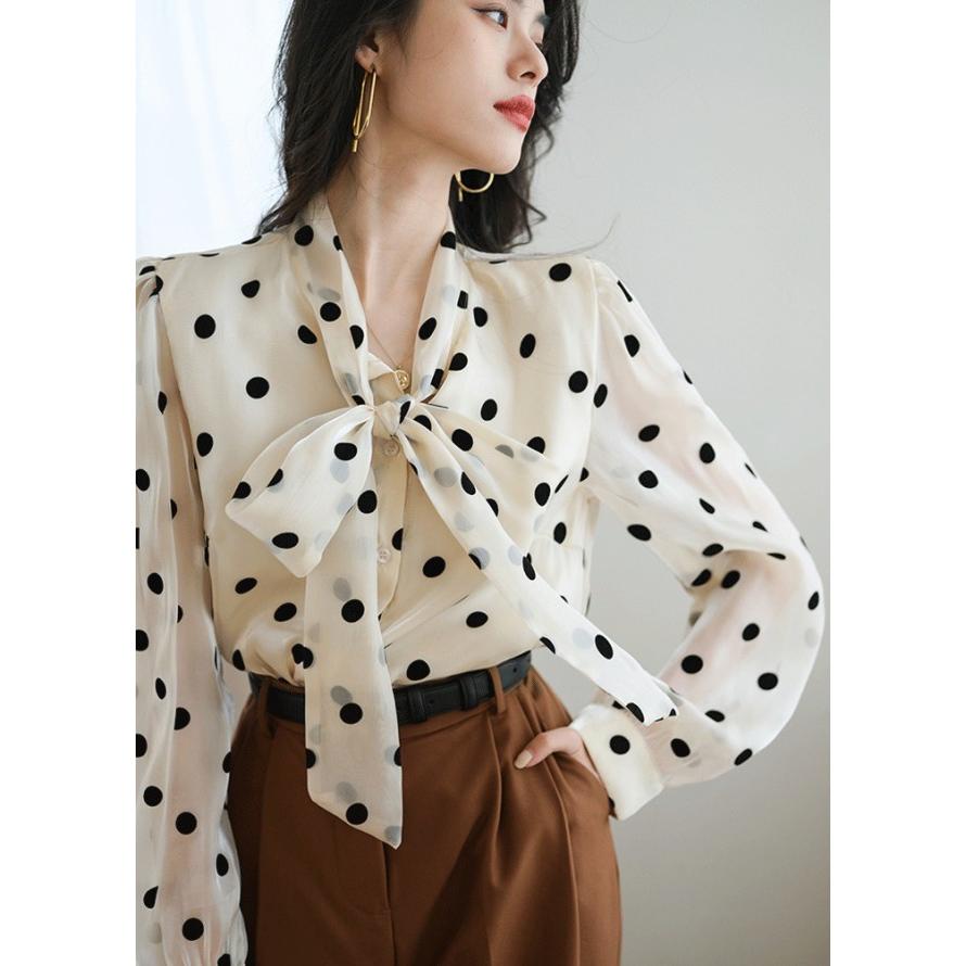 未使用 ダーマコレクション ボウタイティアードスリーブ 長袖ブラウス 未使用 ダーマコレクション ボウタイティアードスリーブ 長袖