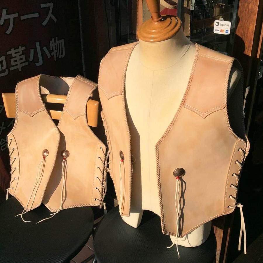 手縫いバイカーズベスト　上質ヌメ革・銀貨コンチョ使用｜leather-teddys