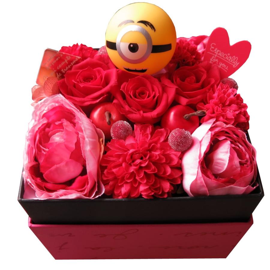 ミニオン入り 花束風 ボックス入り 赤バラ プリザーブドフラワー入り フラワーギフト ミニオン種類 柄はおまかせ Box Minionmas1 003 フラワーガーデンリーブス 通販 Yahoo ショッピング
