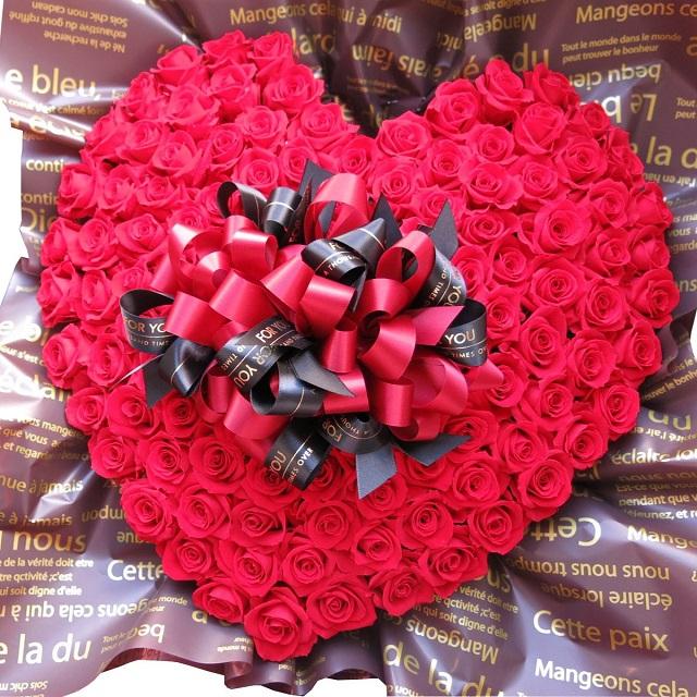 プロポーズ バラ 100本 花束 プリザーブドフラワー 花束 Pre 100rose Heart 005 スーパーサプライズ ハートのプリザーブドフラワー バラ100輪入り 花束 アレンジメント スーパーサプライズ フラワーガーデンリーブス 店主一押し
