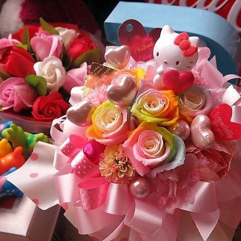 sanrio あすつく キティ入り 花束風ギフト キティちゃん付き sanrio あすつく キティ入り 花束風ギフト キティちゃん付き