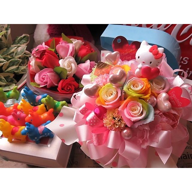 sanrio あすつく キティ入り 花束風ギフト キティちゃん付き sanrio あすつく キティ入り 花束風ギフト キティちゃん付き