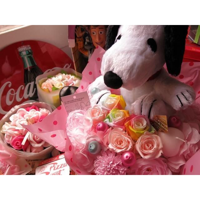 誕生日プレゼント スヌーピー ぬいぐるみ入り 花束風 フラワーギフト プリザーブドフラワー レインボーローズ入り ケース付 Snoopynuigurumi Pre Rainbow3 P3 Casu 002 フラワーガーデンリーブス 通販 Yahoo ショッピング