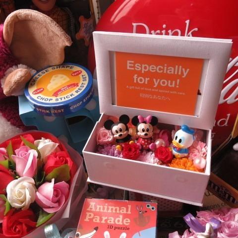 ペット お供え お悔み ディズニー 花 写真立て フォトフレーム プリザーブドフラワー入り ミッキー ミニー マスコット3個入り マスコツト種類はおまかせ Syasintate Osonae Miminimas Minirose3 001 フラワーガーデンリーブス 通販 Yahoo ショッピング