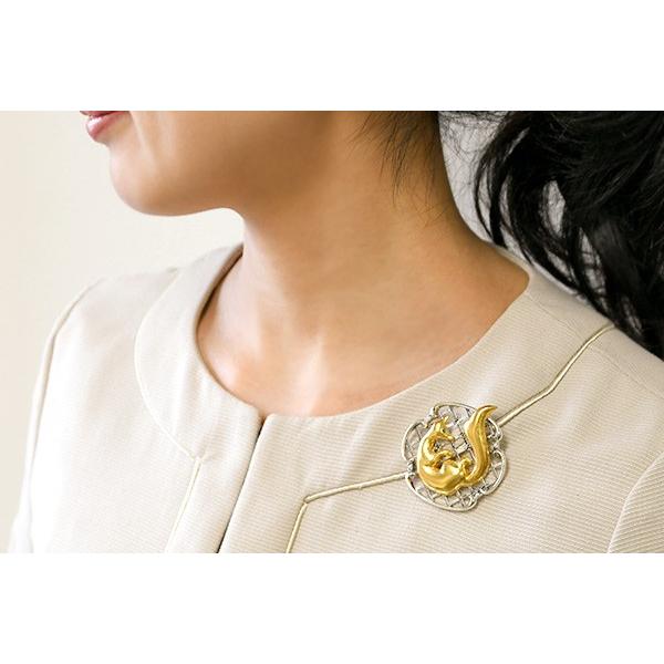 碌山 エメラルド 刀鍔 狐 ブローチ 緑の瞳がちょっとミステリアス 和