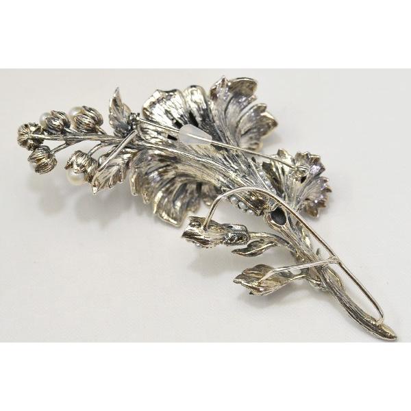 碌山 シードパールフラワーブローチ たっぷりのパールをあしらった