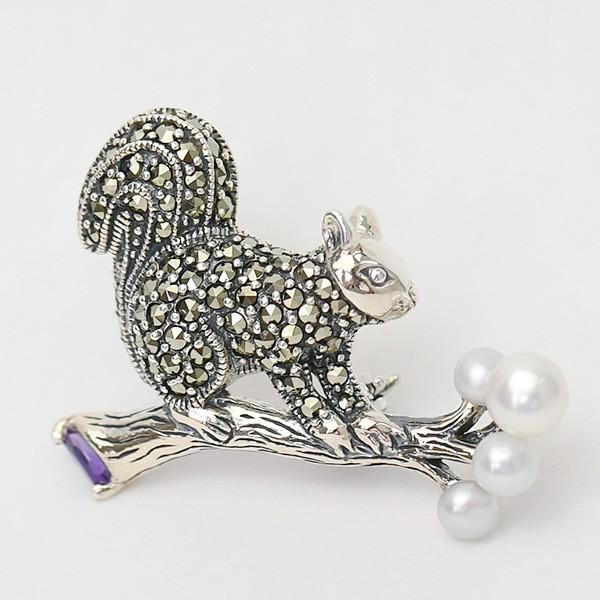 碌山 アメジスト シードパール りす ブローチ 枝をつたうキュートな小