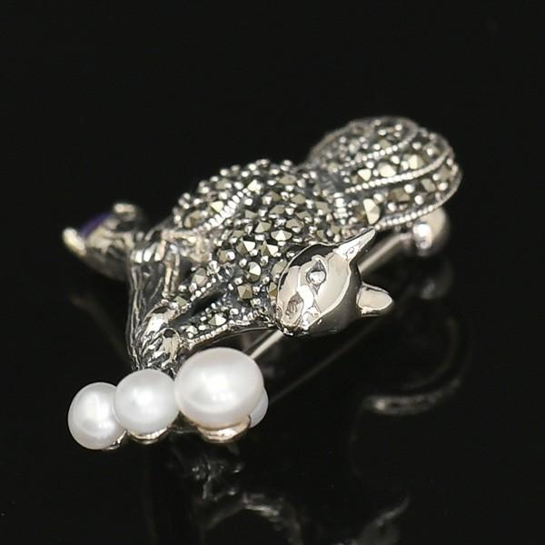 碌山 アメジスト シードパール りす ブローチ 枝をつたうキュートな小