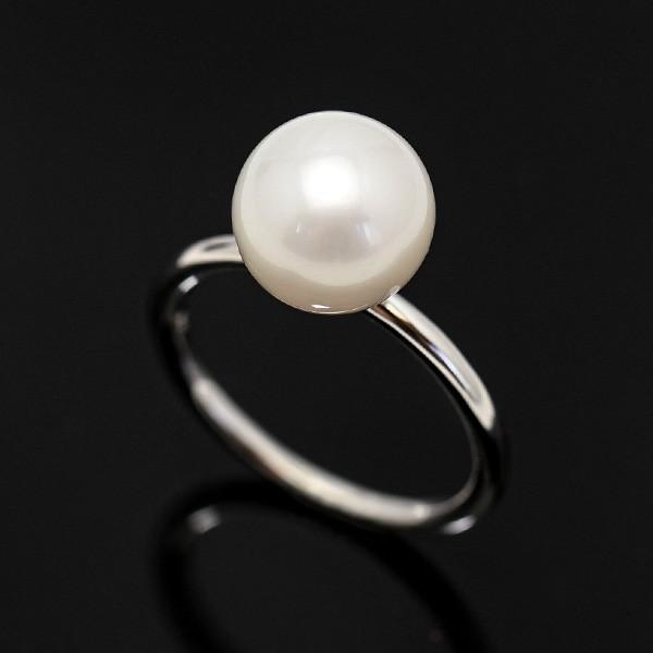 10mm 白蝶真珠 K18WG リング 品格のラウンド南洋パールをスタイリッシュなシンプルデザインで　冠婚葬祭　フォーマルの画像