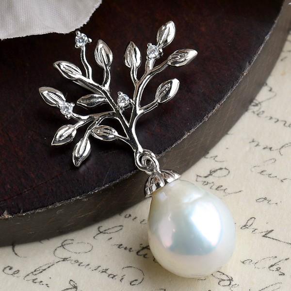 【美品】ペンダントトップ　バロックパール　淡水真珠 11-12mm バロック ホワイト 淡水真珠 リーフ ペンダントトップ