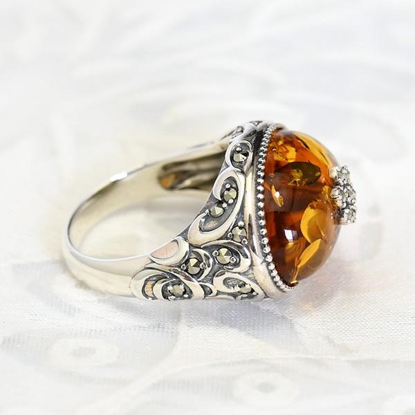 碌山 リトアニア産 琥珀 アラベスク リング 大粒アンバーのゴージャス