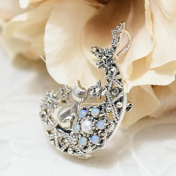 碌山 オパール 月と星 猫 ブローチペンダント 星を見上げるネコが