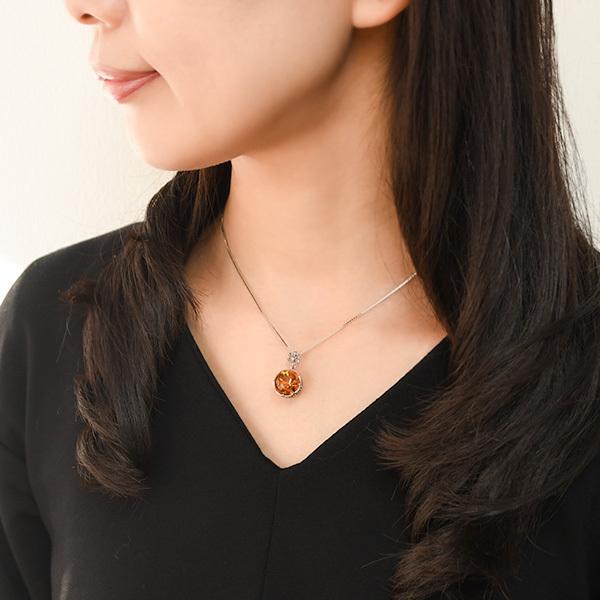 碌山 アンバー ペンダントトップ　特注カラーブラウン コロンとつややかな琥珀がみずみずしいクラシカルデザイン　RP 202P0645-TY-2の画像