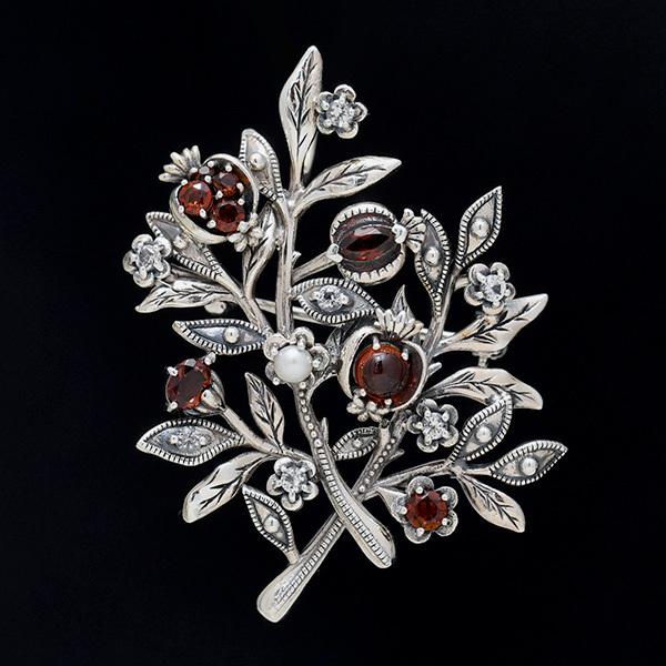【極美品】碌山ウィリアムモリス　ガーネット　ホワイトトパーズ　ペンダントブローチ 極美品】碌山ウィリアムモリス ガーネット ホワイトトパーズ