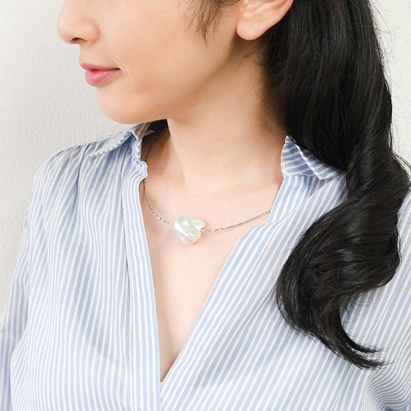 特大 メタリック バロックパール カットツイストオメガネックレス 虹色 