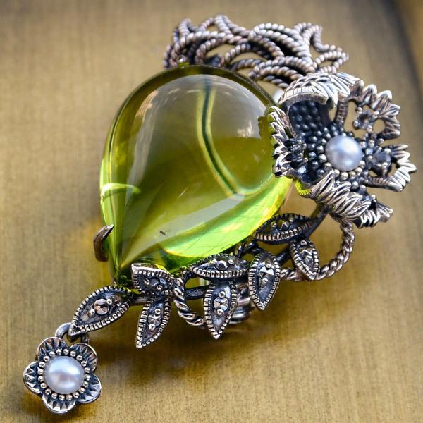 碌山 ウィリアムモリス コンプトン ドロップ 琥珀 ブローチペンダント