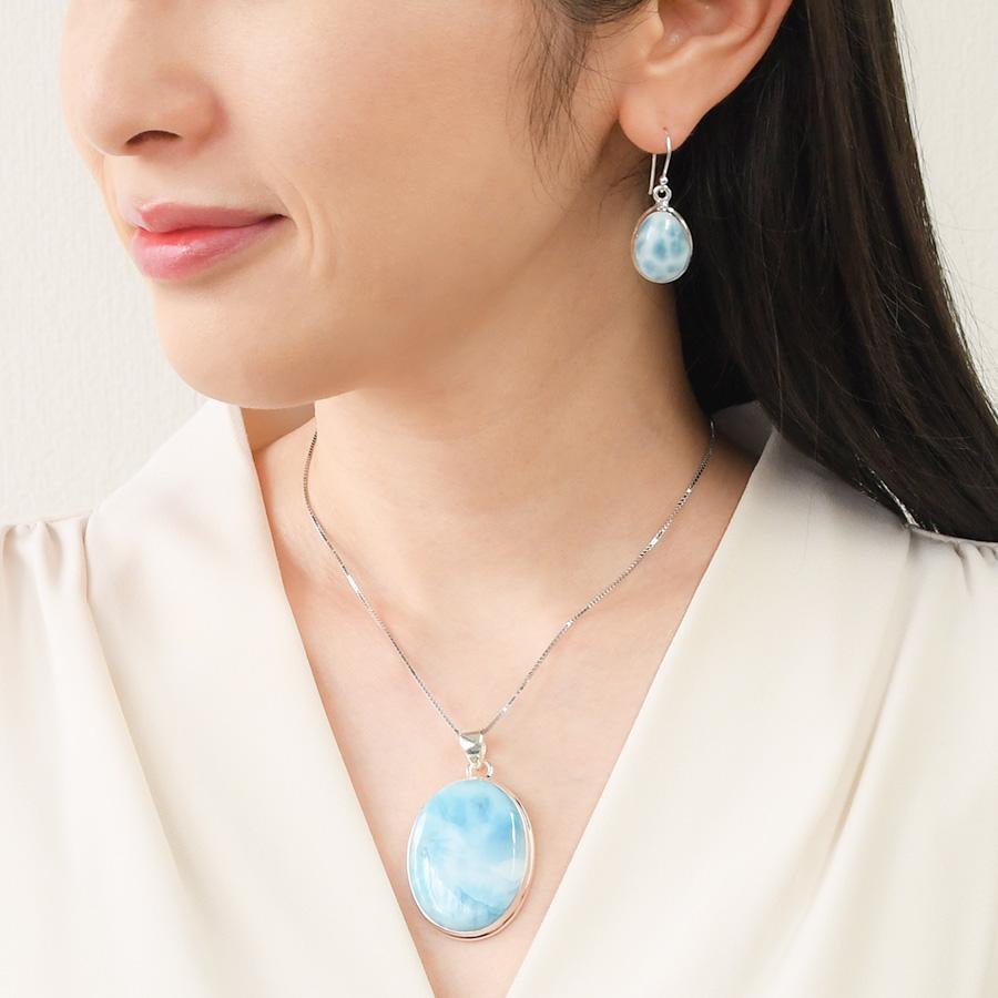 ラリマー フック ピアス イヤリング 揺らめく水面のような爽やかブルー