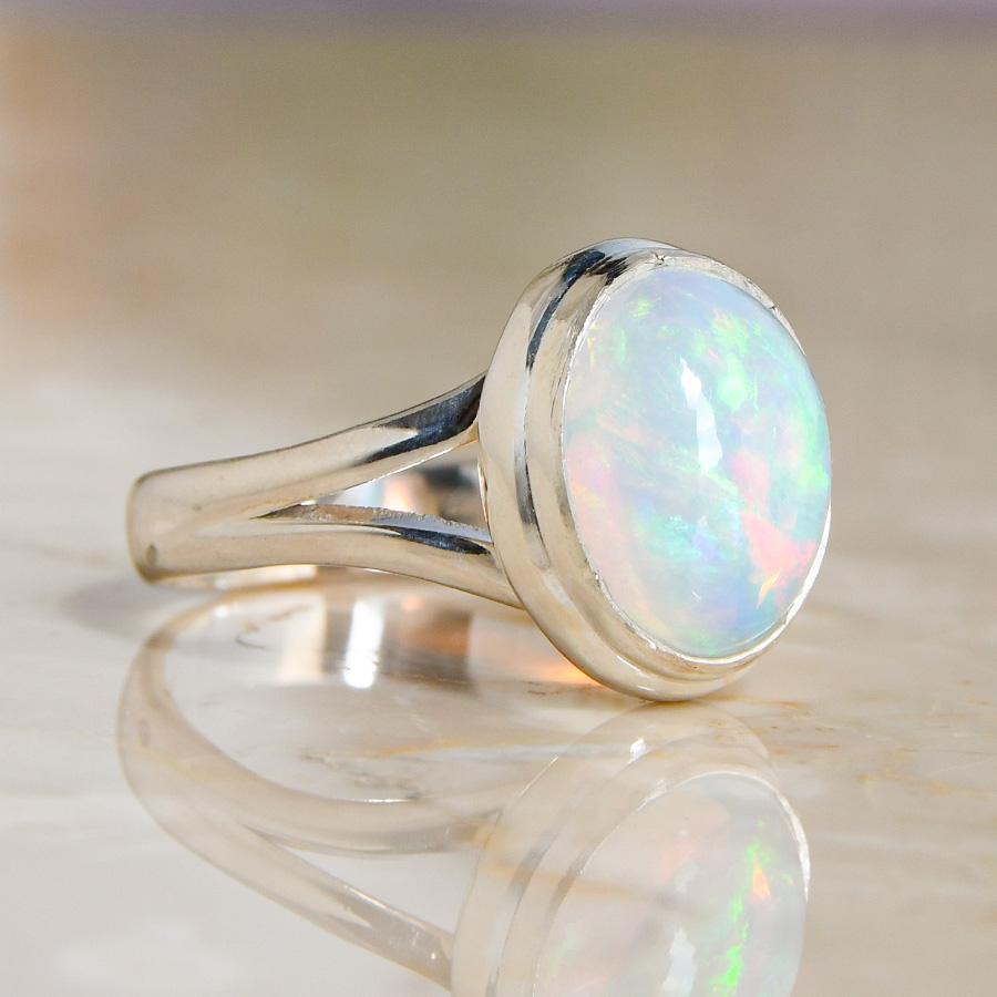 大粒 オパール カボション リング うるうる虹色の遊色 KB15 : ルコリエ