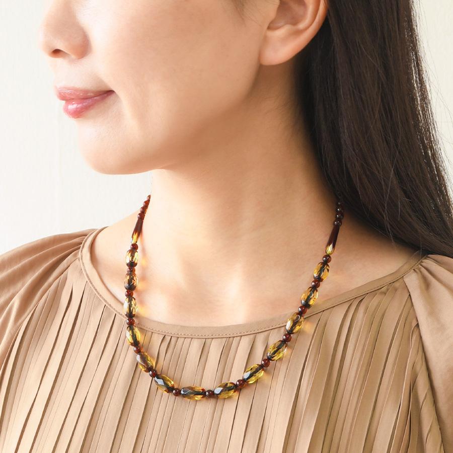 ファセットカット アンバー ネックレス イエロー ブラウン キラキラ で