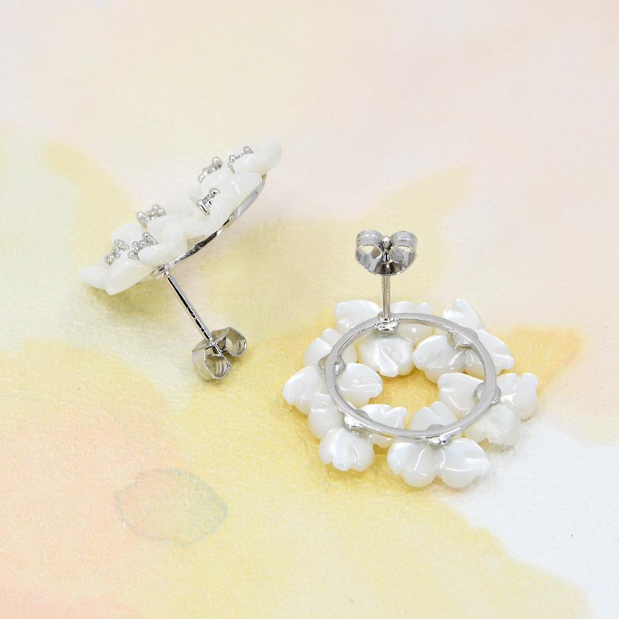 シェル フラワー リース ピアス マザーオブパール 白蝶貝 はんなり