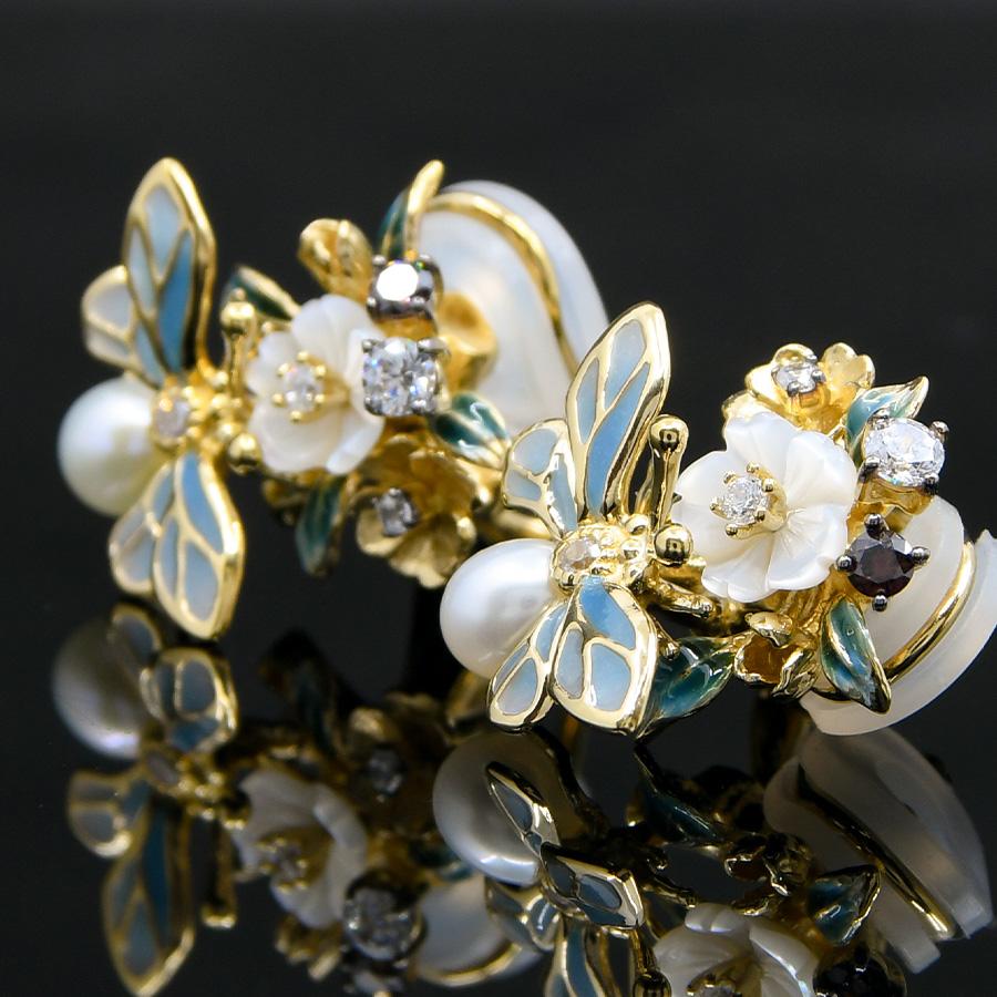 花とハチ ピアス イヤリング ブルー フラワー パール エナメル KA18