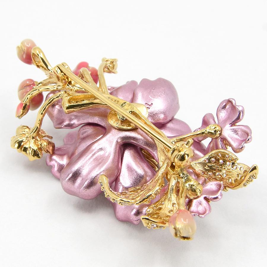 ピンク フラワー ブローチ エナメル メタリック KA18 2PS0178201300GP |  | 08