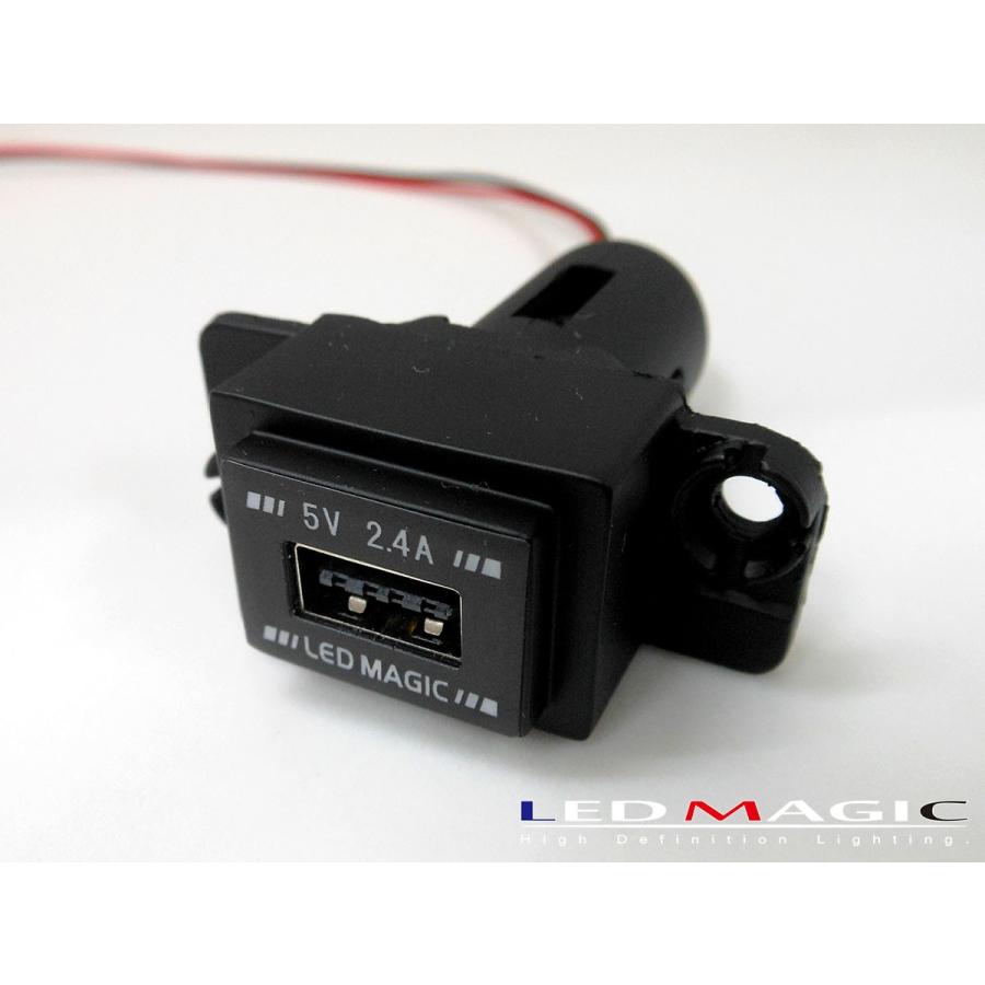 SUBARU レヴォーグ 2.0 WRX S4 専用 USBパワーユニット |  | 04