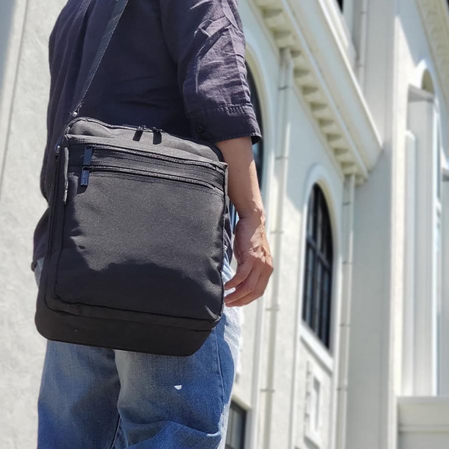 ショルダーバッグ メンズ 斜めがけ 大人 A4 ブランド 縦型 縦 軽量