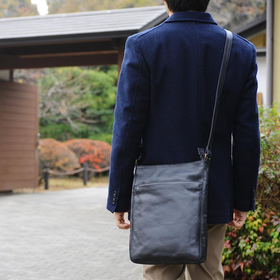 ショルダーバッグ メンズ 通勤 本革 斜めがけ 大人 ブランド 革 縦型