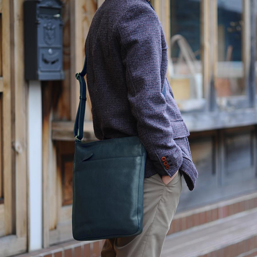 ショルダーバッグ メンズ 通勤 本革 斜めがけ 大人 ブランド 革 縦型 A4 薄型 普段使い かっこいい 黒 紺 茶 40代 50代 KBN16418 ショルダーバッグ メンズ 通勤 本革 斜めがけ 大人 ブランド 革 縦型