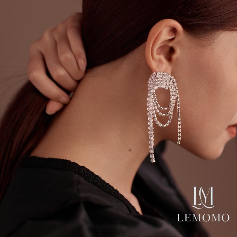 LEMOMO ピアス ロング リボン 金属アレルギー 揺れる キラキラ ニッケルフリー おしゃれ レディース インスタ 韓国 人気 トレンド 大人 | 