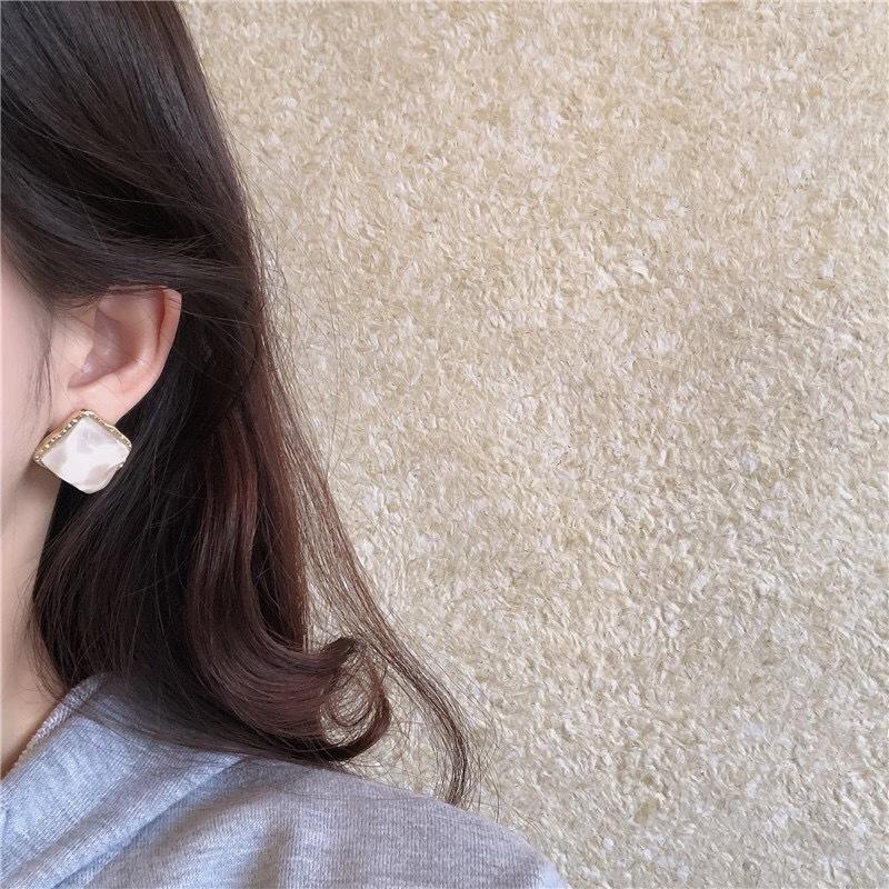 大感謝セール イヤリング ネジバネ式イヤリング 大ぶり 大きめ ひし形 四角 スクエアイヤリング ラインストーン 送料無料 ゆうパケット |  | 03