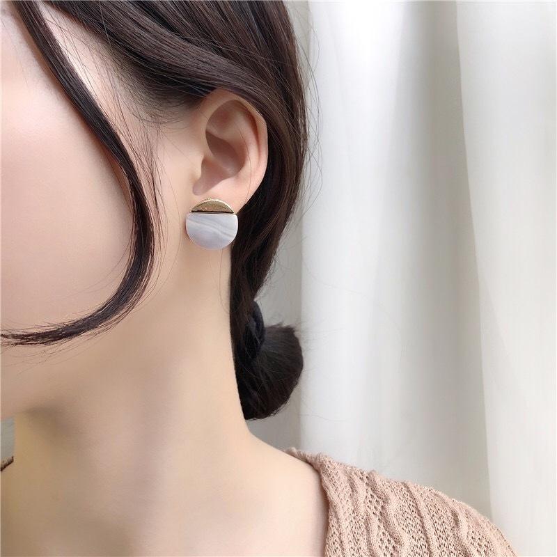 大感謝セール ピアス S925シルバーポスト ラウンドピアス シェル スタッドピアス バイカラー エレガント フェミニン 送料無料 ゆうパケット |  | 01