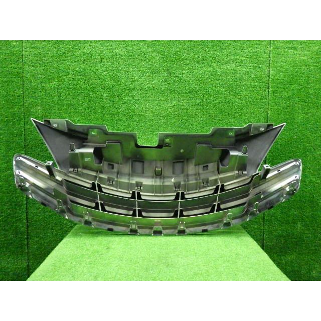 ノート DBA-E12 ラジエータグリル QAB  62320-3VA1B 62310-8A00A  7952 | ノート | 04