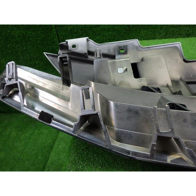 ノート DBA-E12 ラジエータグリル QAB  62320-3VA1B 62310-8A00A  7952 | ノート | 05