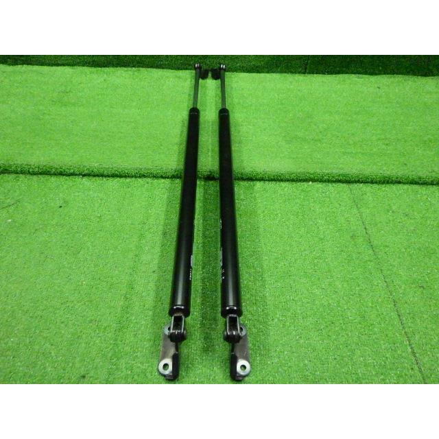 キャラバン KR-VWME25 バックドアダンパー左右　ゲートショック左右　QM1   VW011 90440-VW011  7983 |  | 02