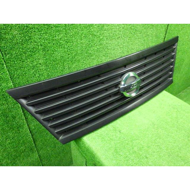 キャラバン CBA-SGE25 ラジエータグリル  黒無塗装   62310-VX50A  8079 |  | 02