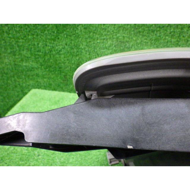 キャラバン CBA-SGE25 左クリアランスランプ QM1  コイト 210-24880　 26115-VX50B  8079 |  | 03