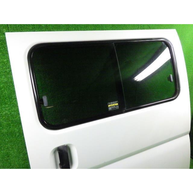 キャラバン CBA-SGE25 左RドアASSY QM1 白  オートクロージャー付/プライバシーガラス付/ H2101-VW0MM  8079　左スライドドア |  | 05