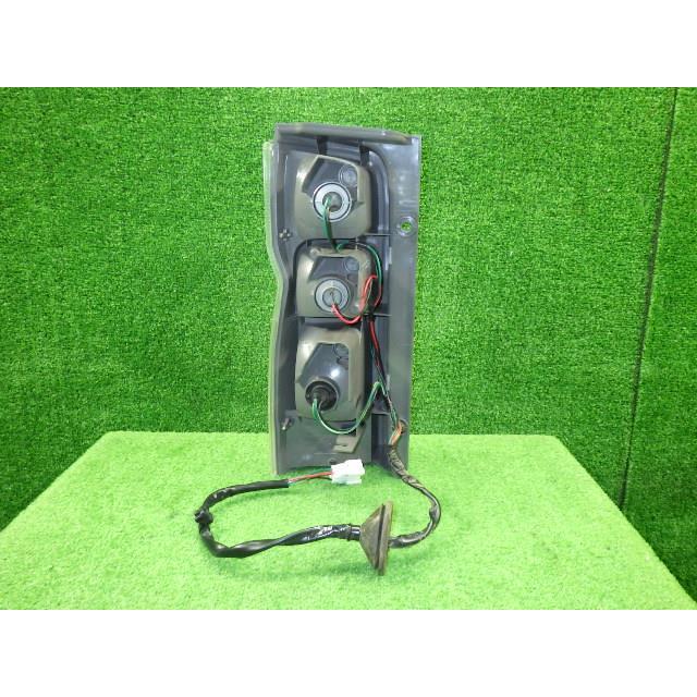 キャラバン CBA-SGE25 右テールランプ    イチコー4922 26550-VW025  8079 |  | 04