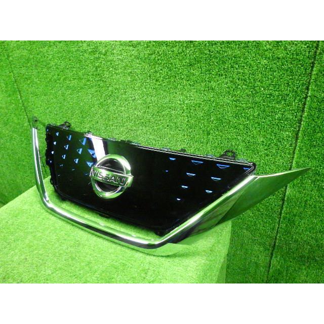 リーフ ZAA-ZE1 ラジエータグリル    メッキパネルセット/ 62072-5SK0A  8145 | リーフ | 01