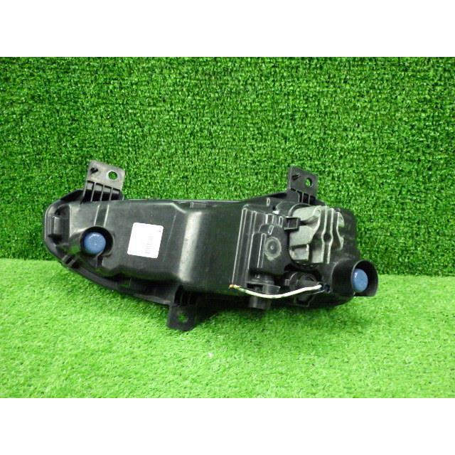 リーフ ZAA-ZE1 右フォグランプ   ヴァレオ L90102548/LEDタイプ   8145 | リーフ | 01