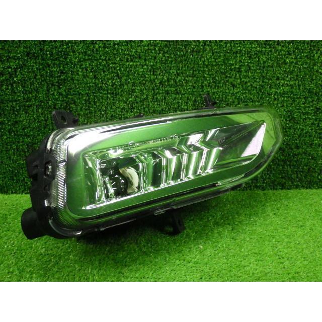 リーフ ZAA-ZE1 右フォグランプ   ヴァレオ L90102548/LEDタイプ   8145 | リーフ | 02