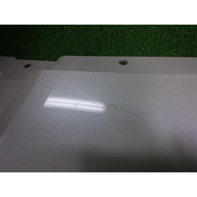 リーフ ZAA-ZE1  XBJ 白パール  充電口パネル/ステー付/パネル付 65701-5SK7A  8145 | リーフ | 01