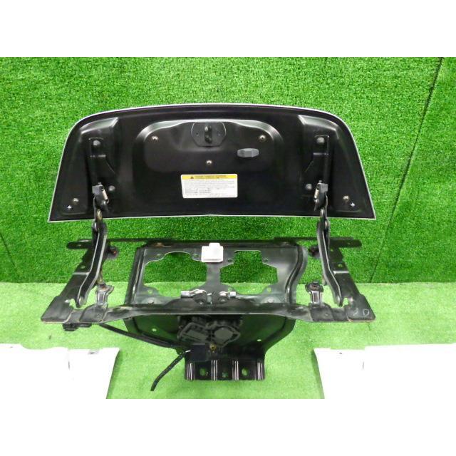 リーフ ZAA-ZE1  XBJ 白パール  充電口パネル/ステー付/パネル付 65701-5SK7A  8145 | リーフ | 04